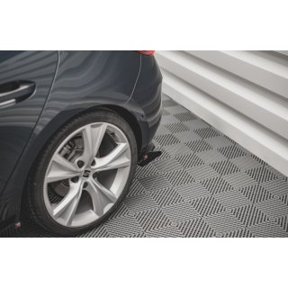 Hintere Seiten Flaps für Seat Leon FR Hatchback Mk4 schwarz Hochglanz